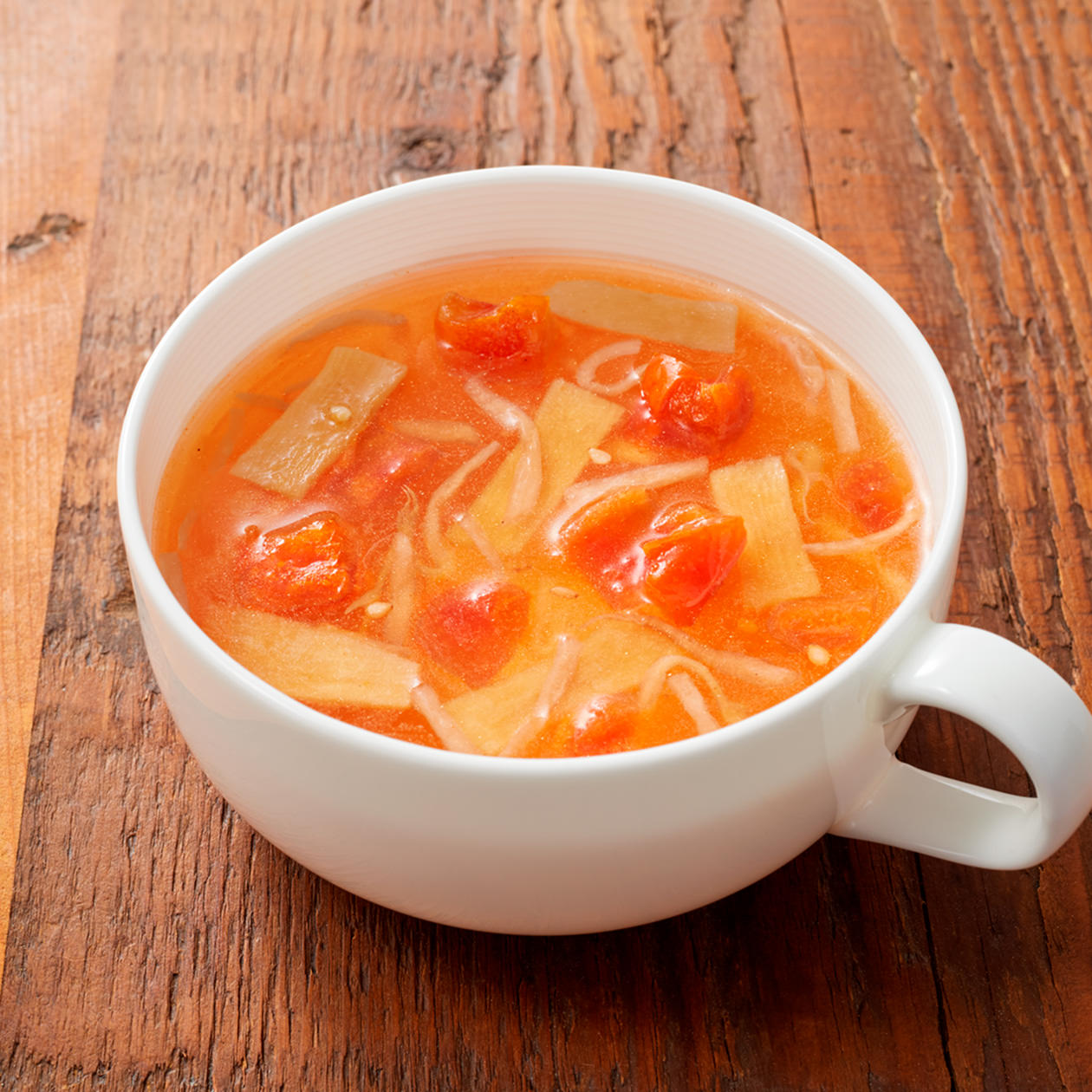 Hot and sour tomato soup mix with beansprouts and bamboo shoots