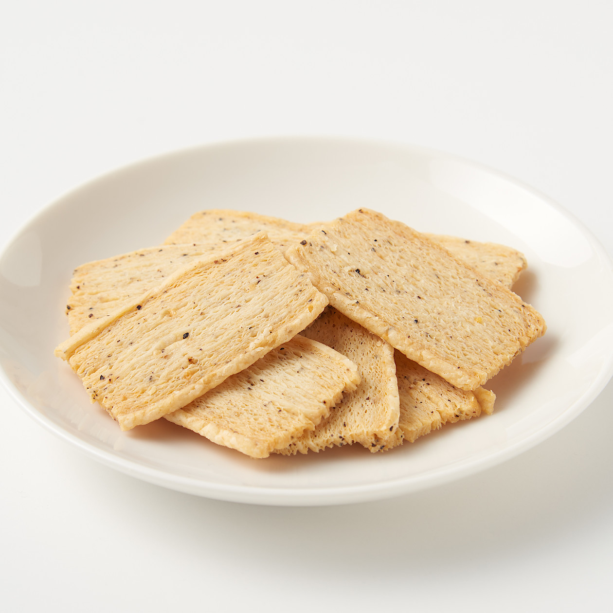 Cheddar and Black Pepper Savoury Biscuits 70g